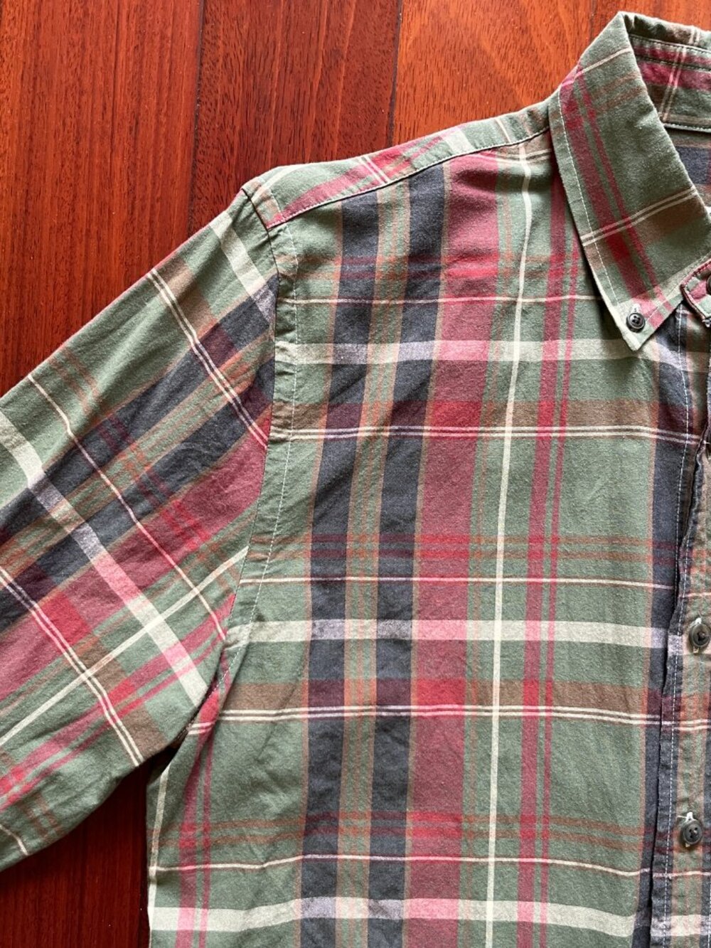 Club Monaco Plaid Button Down Shirt M Green Red Slim Fit - Picture 5 of 9